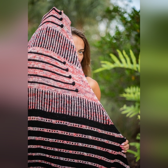 Gift With the Purchase of Any Three Shawls from my Collection. Not for sale - Picture 10 of 10